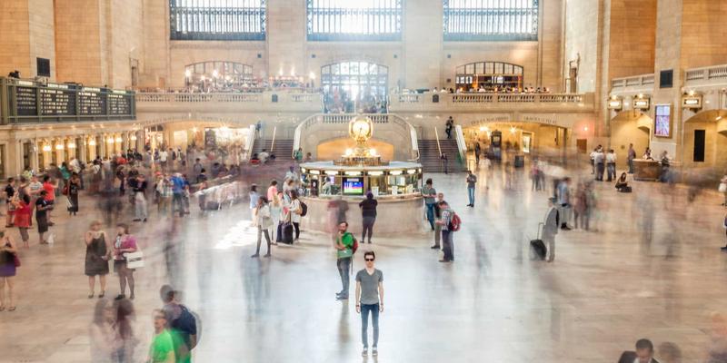 广州新悦斯22：女装批发新风向，揭秘华南服装产业核心枢纽