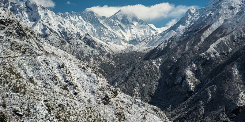 广州新悦斯87：揭秘华南女装批发新地标，一手货源与潮流风向的完美交汇