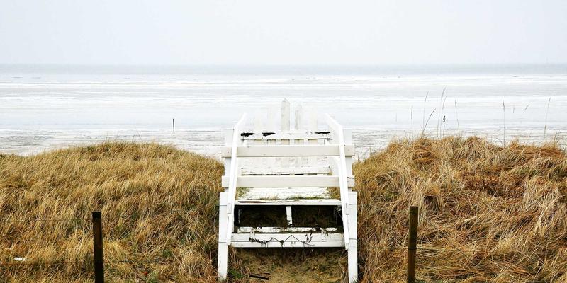 广州新悦斯男装批发门头设计：打造高转化视觉营销的三大策略